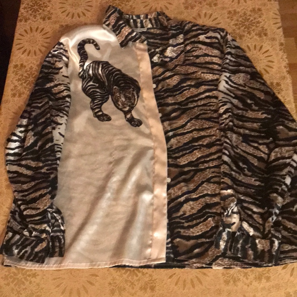 Tiger Print top - women’s 22